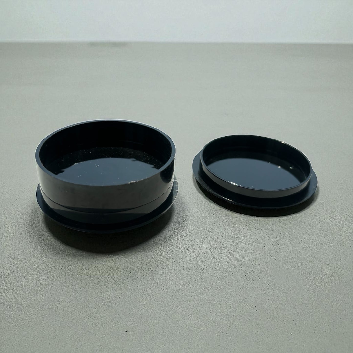 Black High Life Shark Teeth Grinders (3 Parts)